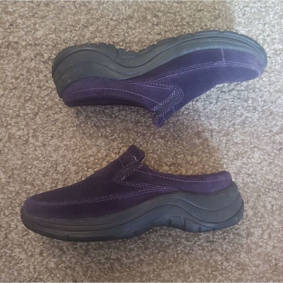 LL Bean Women's Suede Mules/Clogs Size 6 Purple, PRE-OWNED In great condition - Picture 2 of 6